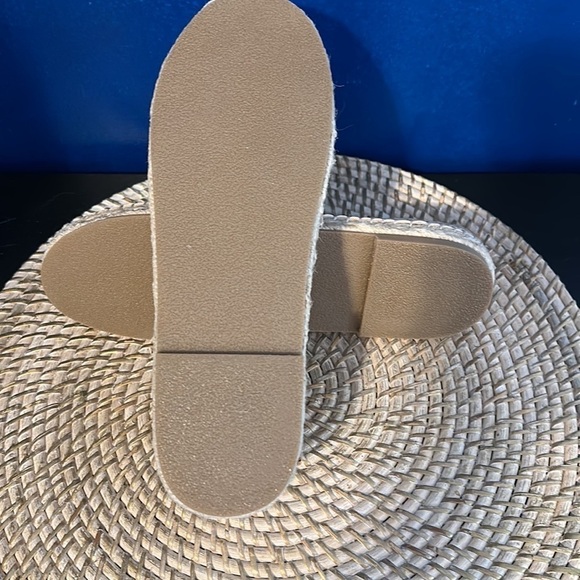 New Charles by Charles David Charles White Omega Flats Espadrilles Size 8.5M - Picture 8 of 8